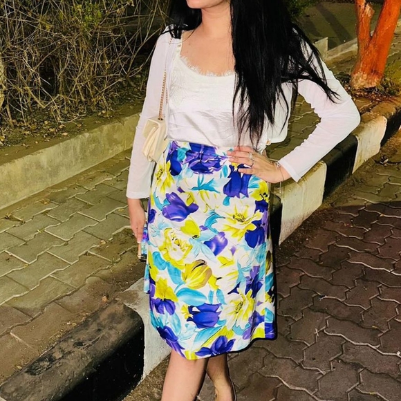 Dresses & Skirts - Floral high waist satin skirt